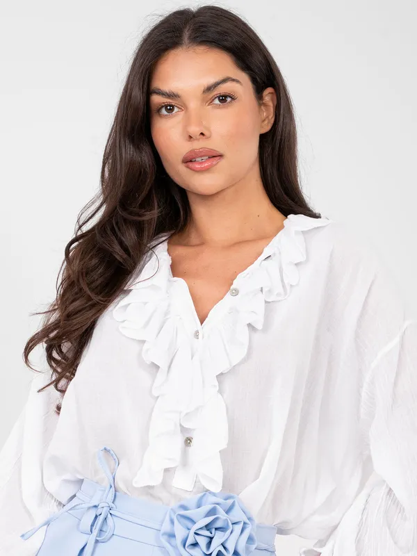 Luźna bluzka z falbanami i bufiastymi rękawami