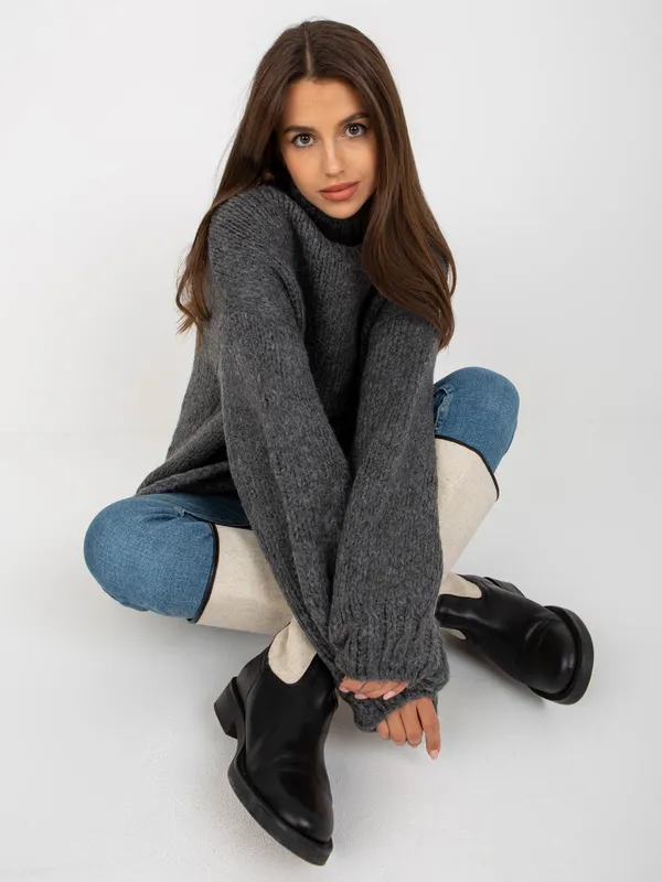 Ecru mini sukienka oversize z dzianiny Violetta RUE PARIS - widok 2
