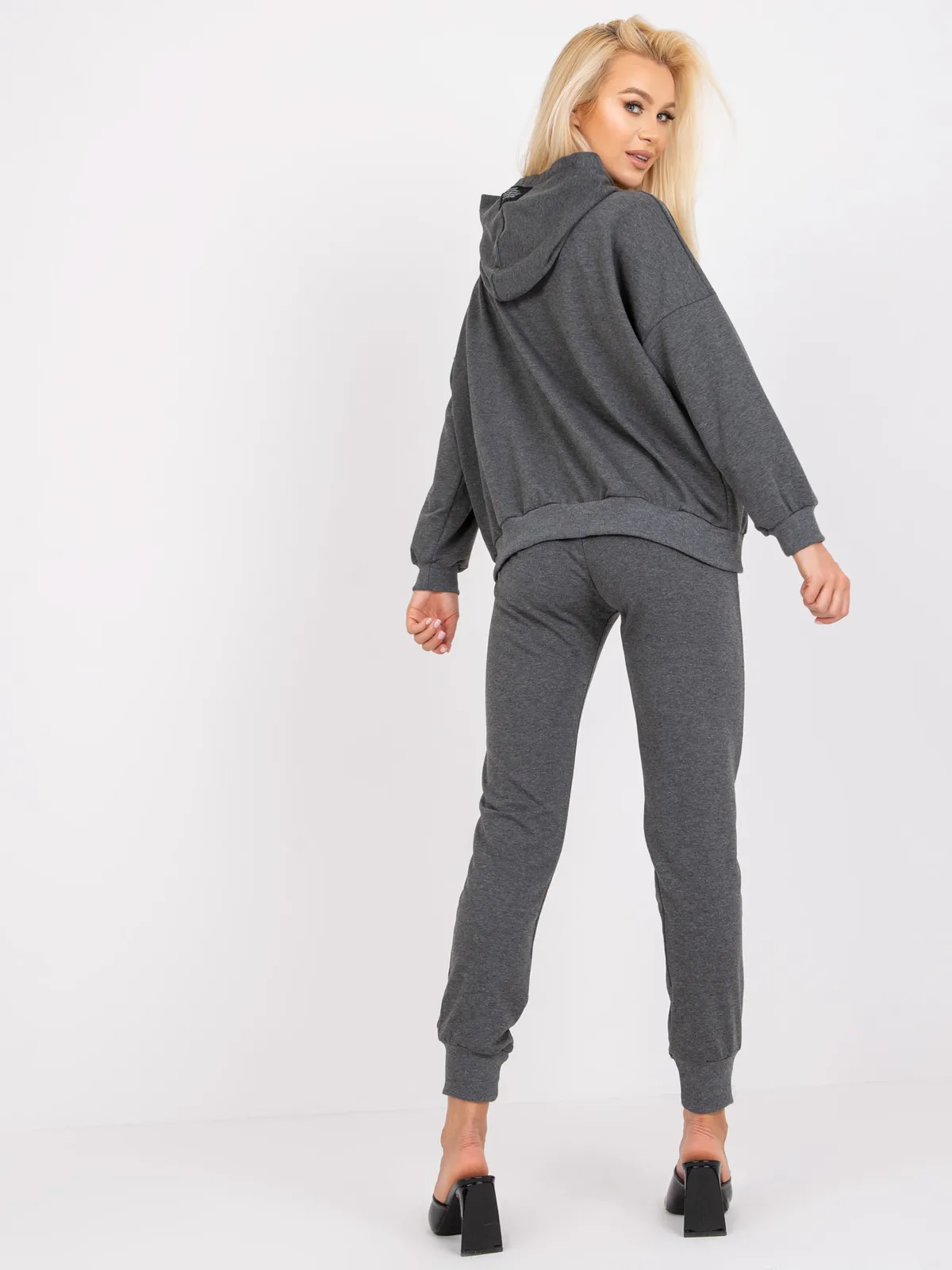 Komplet dresowy z bluzą oversize i joggerami - zdjęcie 1