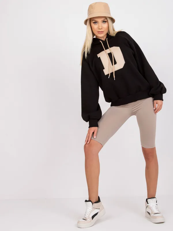 Bluza oversize z kapturem i dekoracyjną aplikacją - widok 2