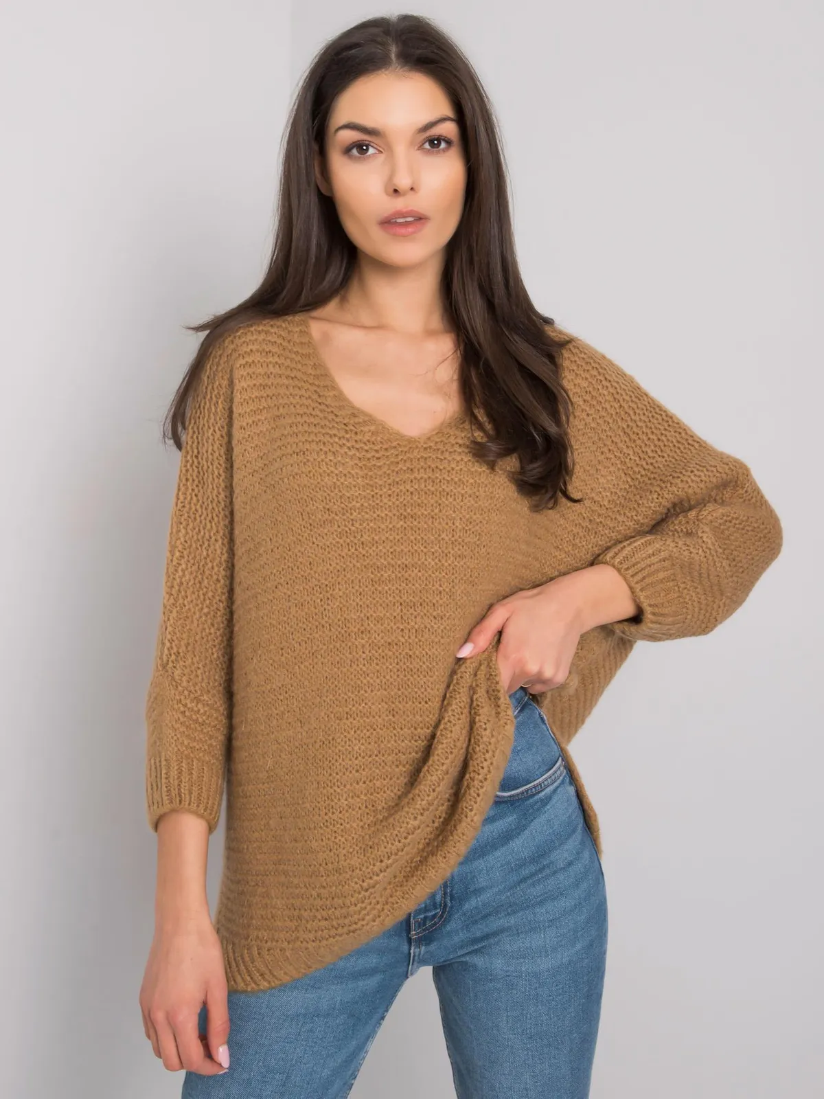 OCH BELLA Camelowy sweter damski oversize - zdjęcie 2