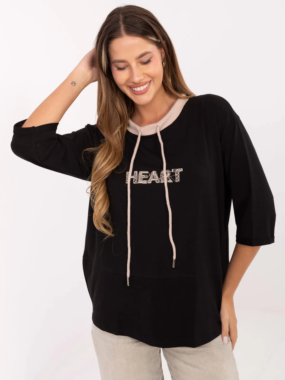 Casualowa bluzka z ozdobnym nadrukiem i sznurkami - zdjęcie 1