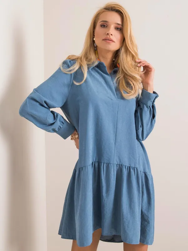 Niebieska sukienka oversize