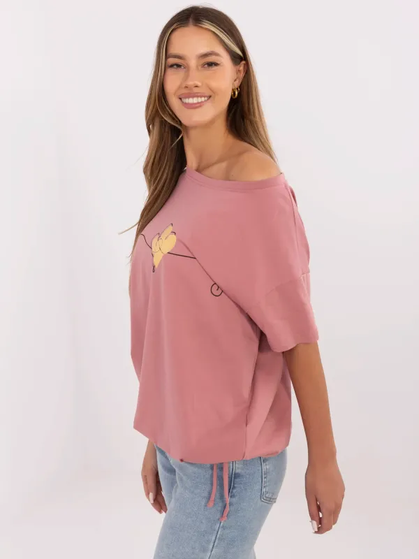 Luźny T-shirt oversize z ozdobnym nadrukiem serca - widok 2