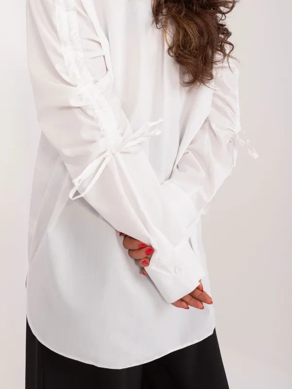 Koszula oversize z wiązanymi rękawami o kroju casualowym - widok 2