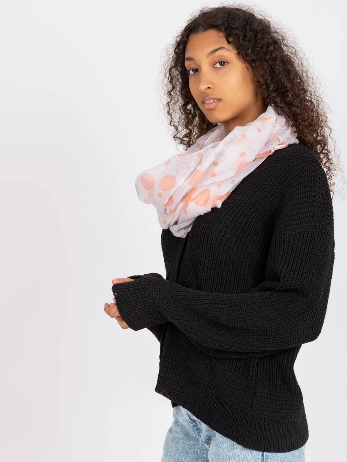 Lekki komin w geometryczne wzory do codziennych stylizacji - zdjęcie 1