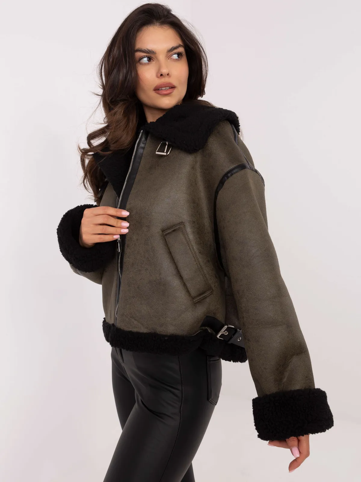 Krótka kurtka typu aviator z kołnierzem - zdjęcie 1