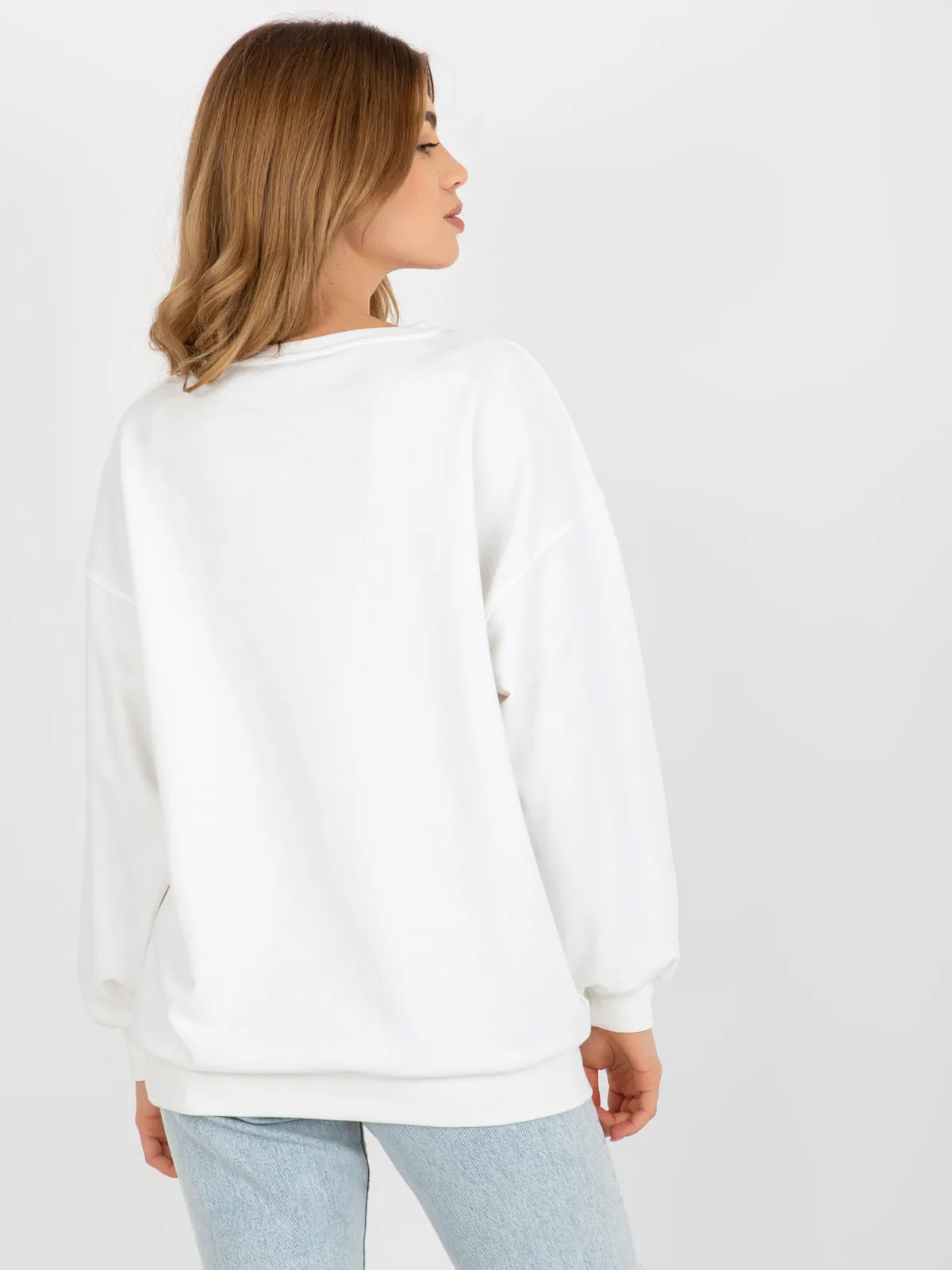 Szara luźna bluza oversize bez kaptura z haftem - zdjęcie 1