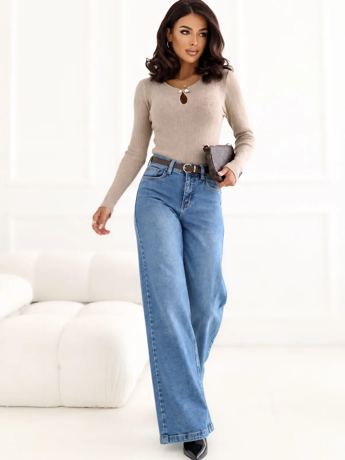 Spodnie jeansowe o kroju wide leg - zdjęcie 2
