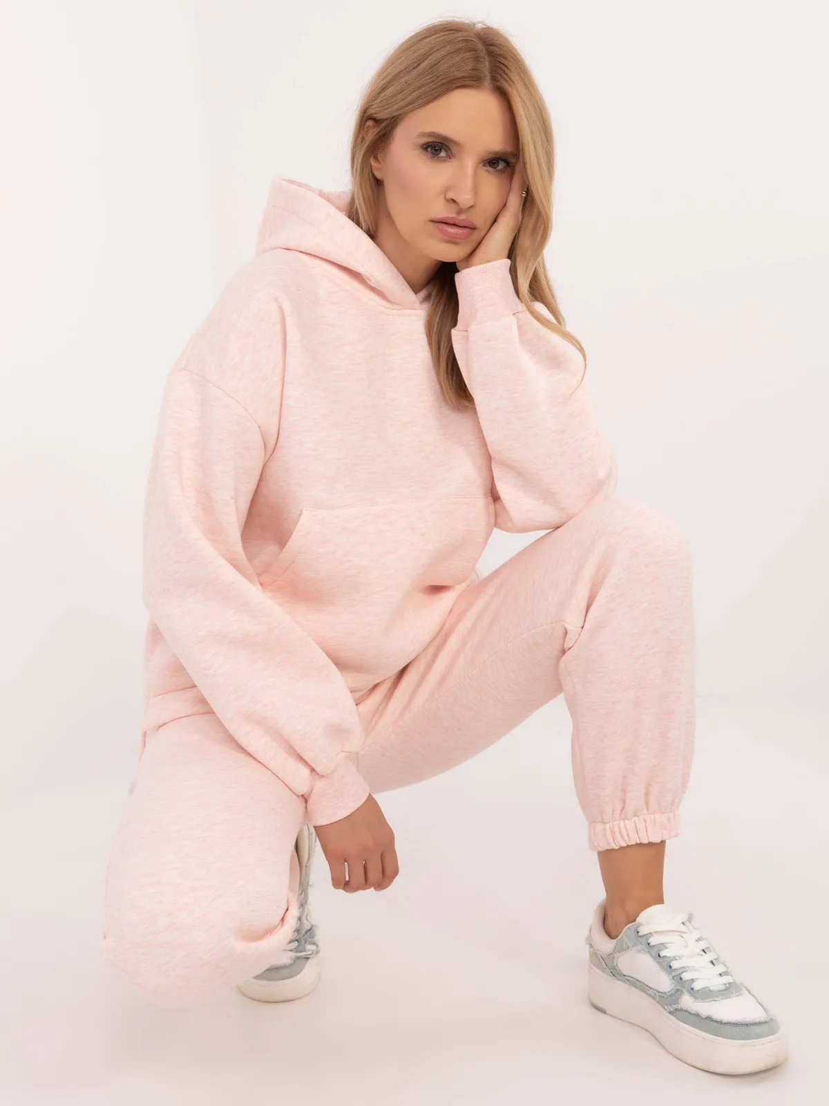 Komplet dresowy oversize z bluzą kangurką - zdjęcie 1