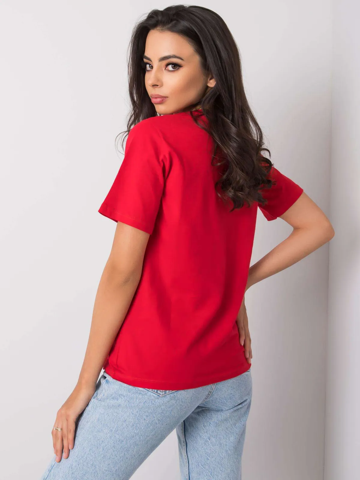 Jasnopomarańczowy t-shirt damski z napisem - zdjęcie 2