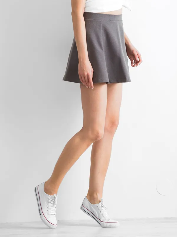 Jasnoszara spódnica mini rozkloszowana