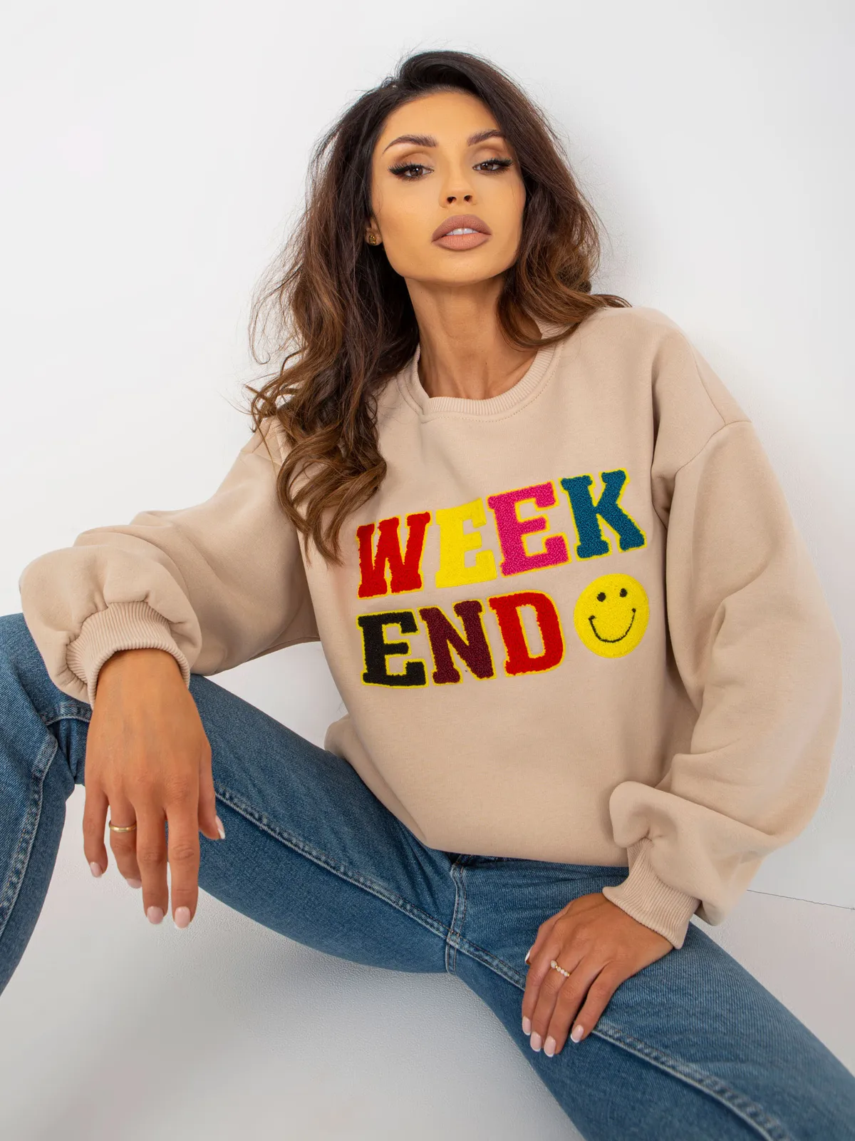 Jasnoniebieska bluza bez kaptura z naszywkami - zdjęcie 3