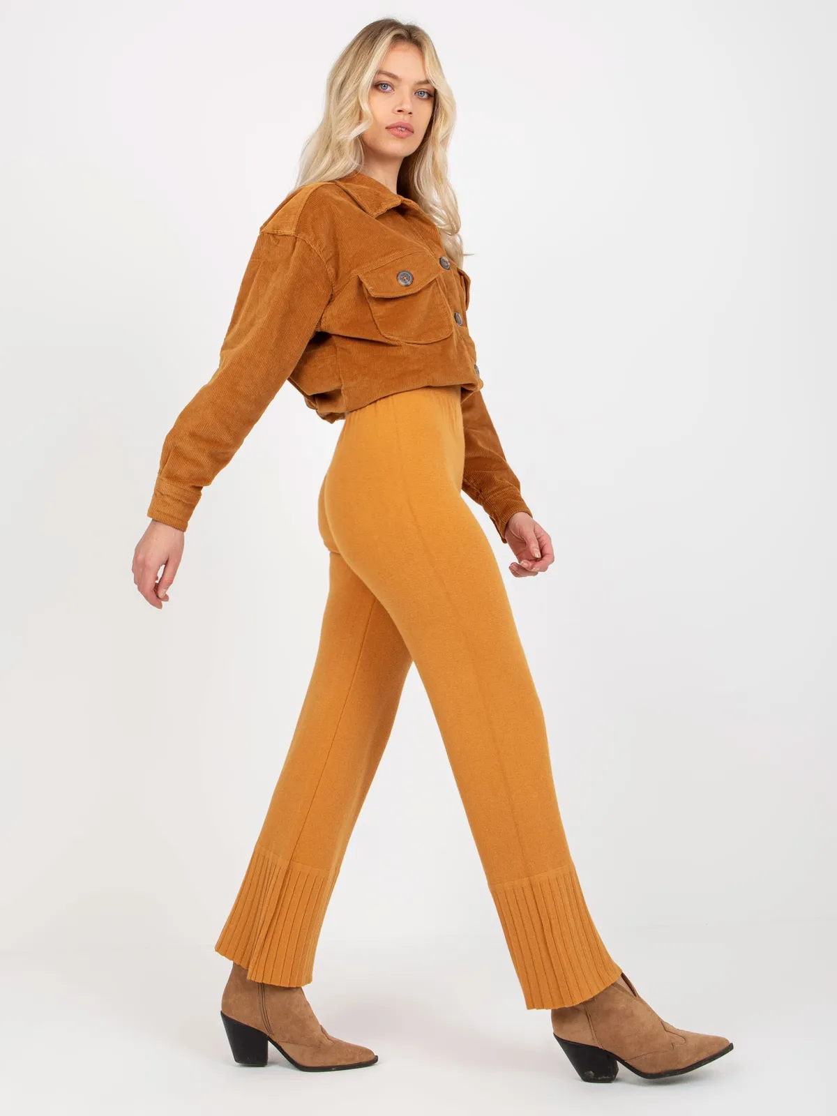 Ciemnożółte szerokie spodnie dzianinowe high waist - zdjęcie 5