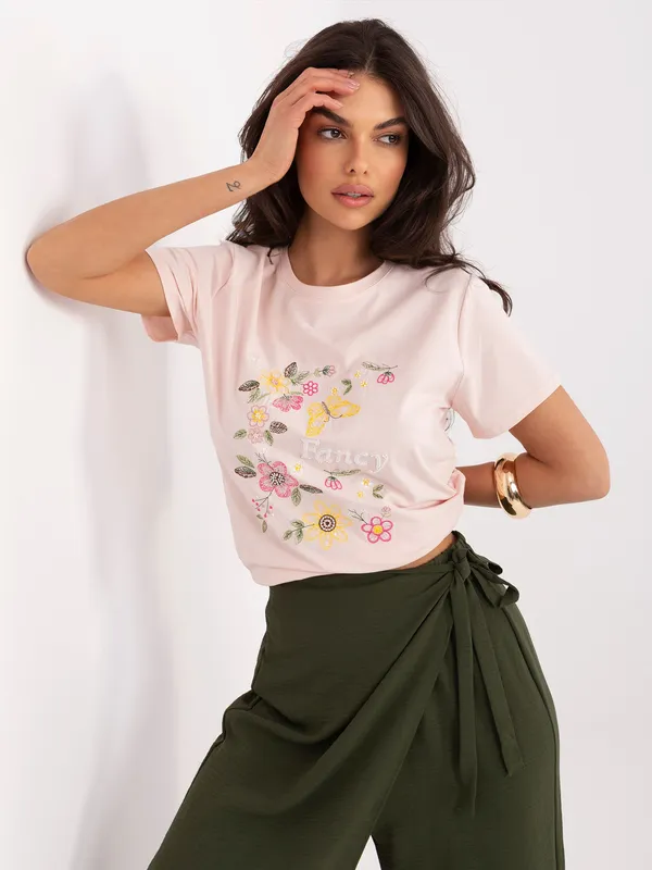 T-shirt z kwiatowym haftem i aplikacją