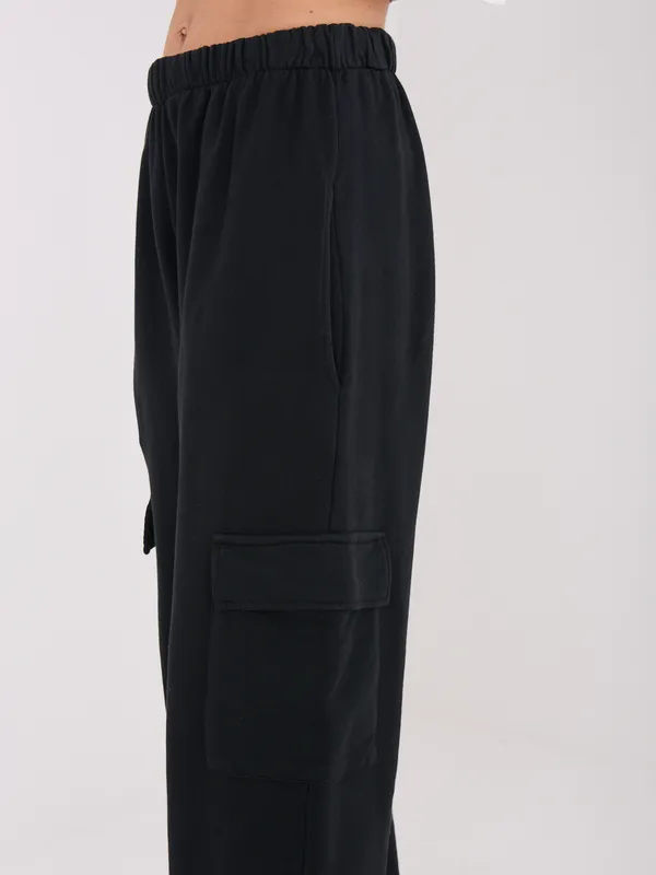 Dresowe spodnie cargo o kroju wide leg - widok 2