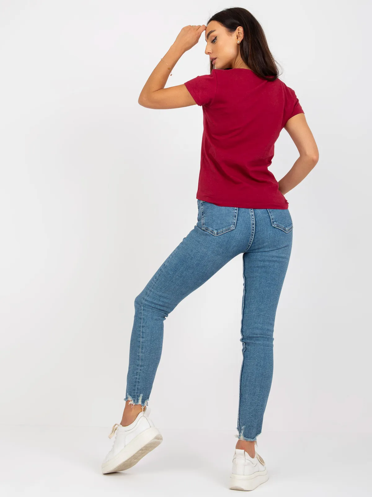 Bordowy t-shirt basic z okrągłym dekoltem - zdjęcie 2