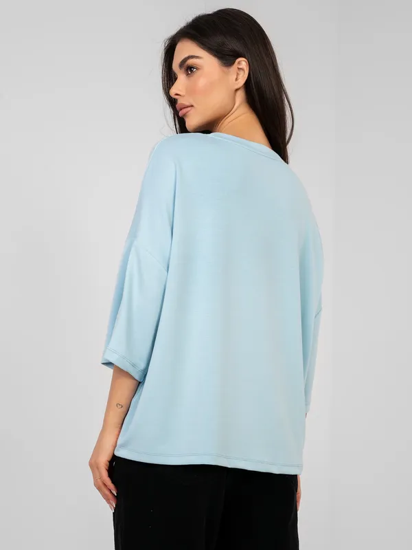 Minimalistyczna bluzka o luźnym kroju oversize