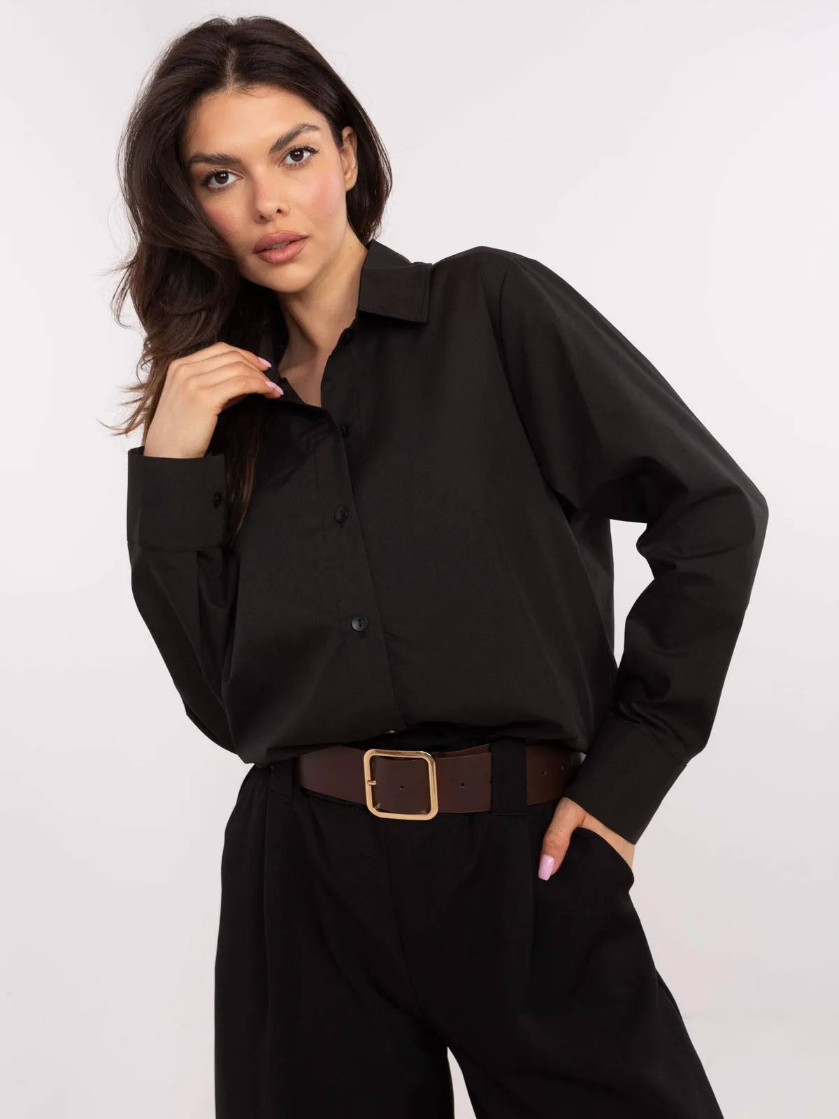 Klasyczna koszula o luźnym kroju oversize - zdjęcie 1