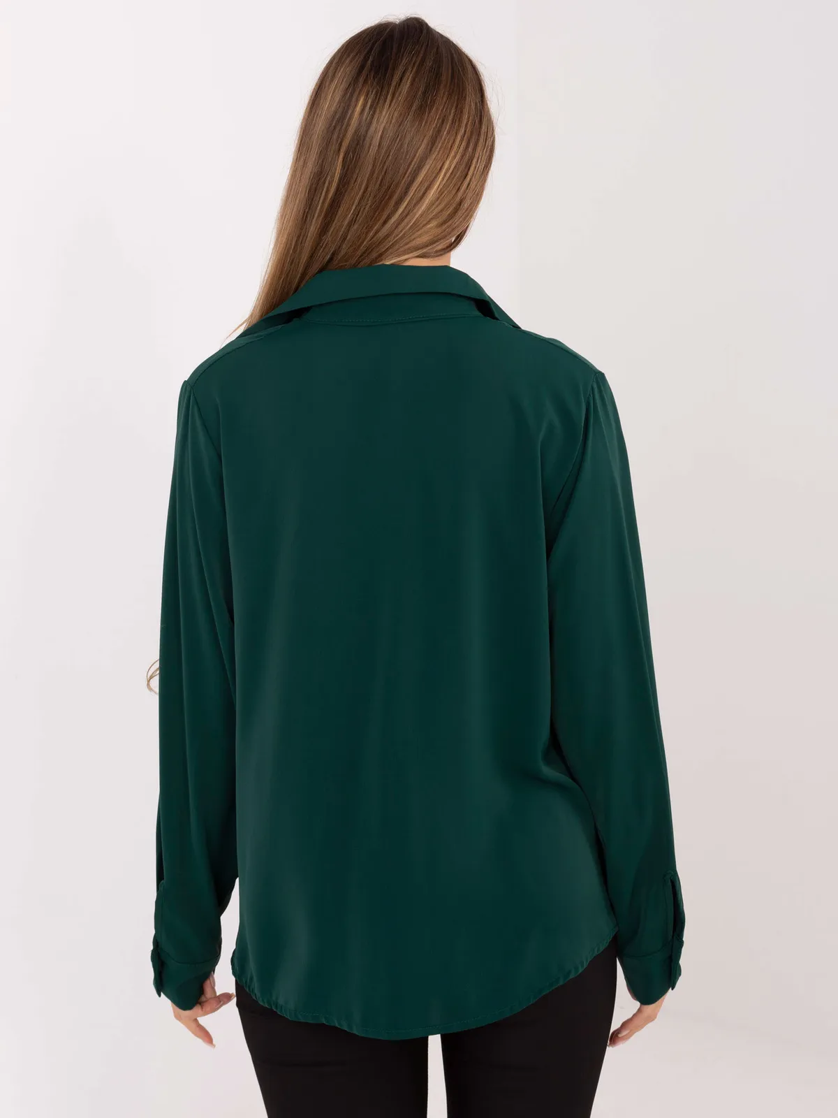 Koszula z ozdobnym wiązaniem w talii - zdjęcie 1