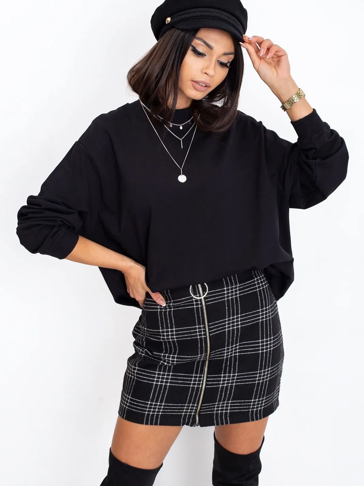 Czarna bawełniana bluza basic - zdjęcie 8