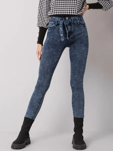 Niebieskie jeansy slim fit z paskiem