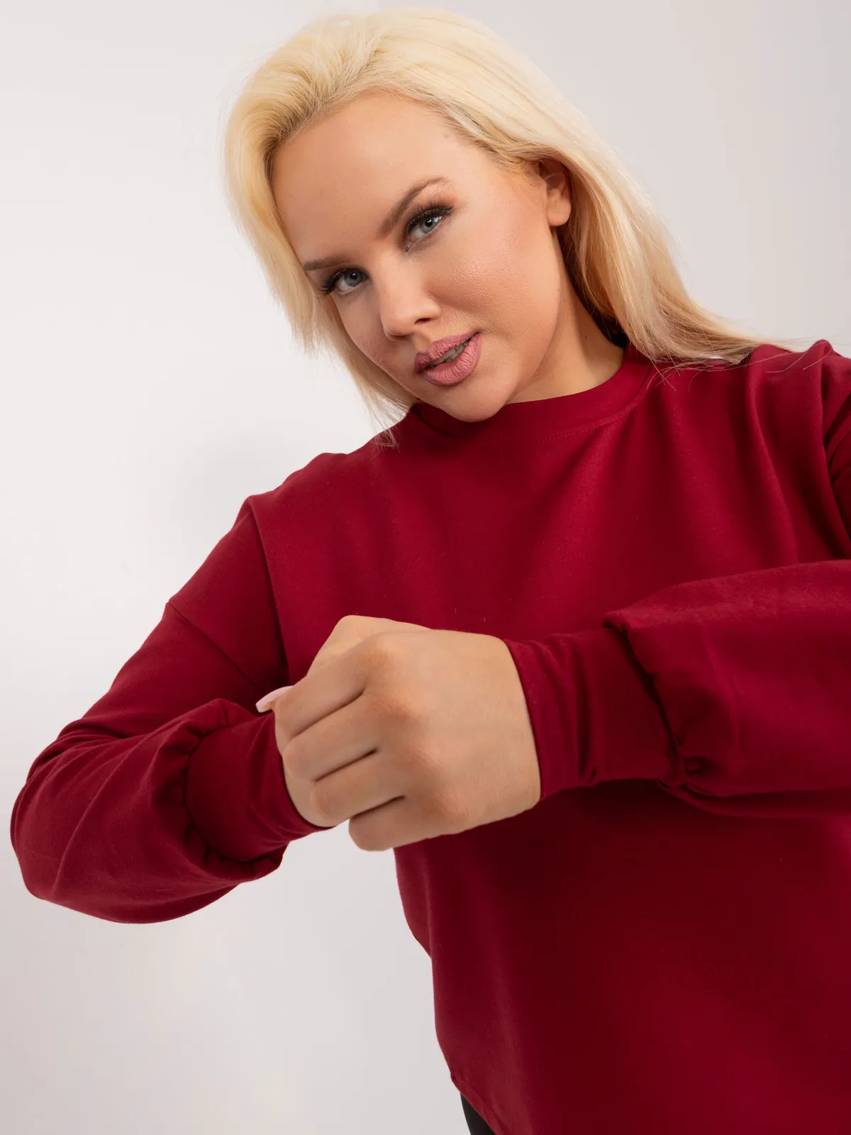Jasnoróżowa gładka bluza plus size - zdjęcie 4