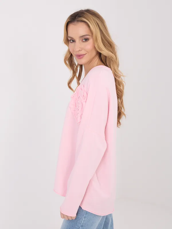 Casualowa bluzka oversize z dekoracyjną różą 3D - widok 2