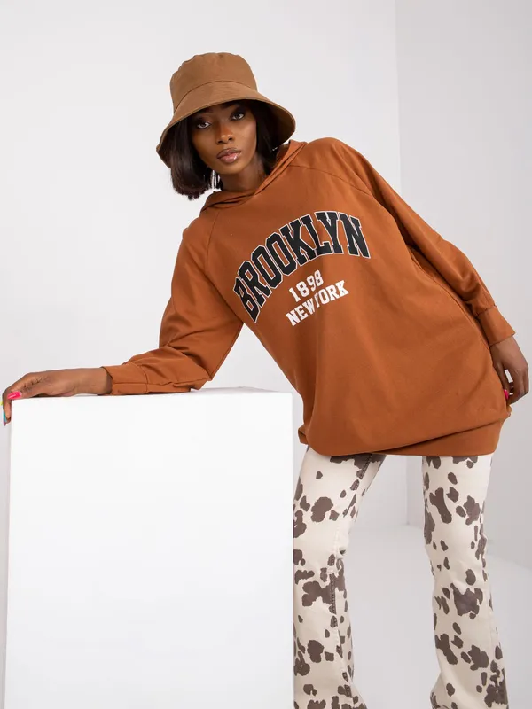 Bluza oversize z kapturem w stylu varsity