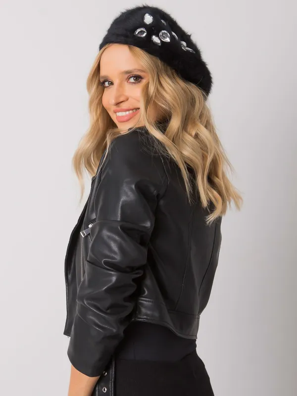 Ciepły beret z dekoracyjnymi kamieniami w stylu retro