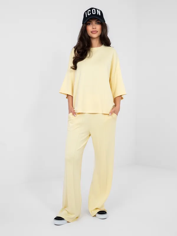 Minimalistyczna bluzka o luźnym kroju oversize