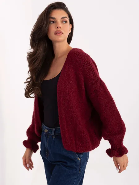 Krótki sweter o kroju oversize z bufiastymi rękawami
