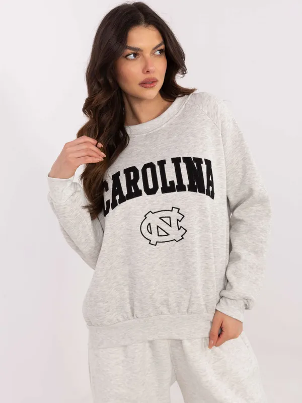 Bluza oversize z naszywanym napisem w stylu varsity