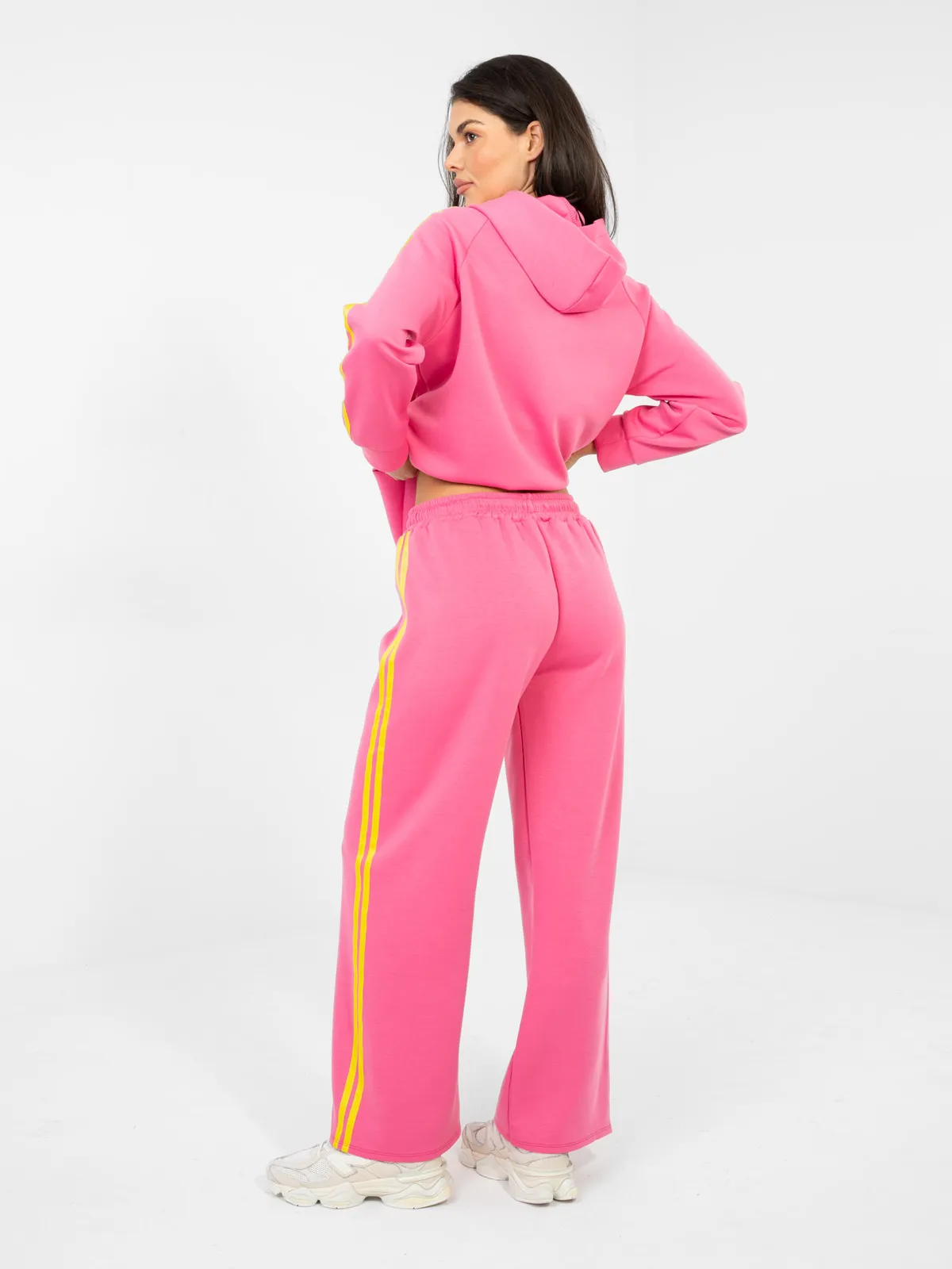 Casualowe spodnie dresowe z lampasami o kroju wide leg - zdjęcie 1