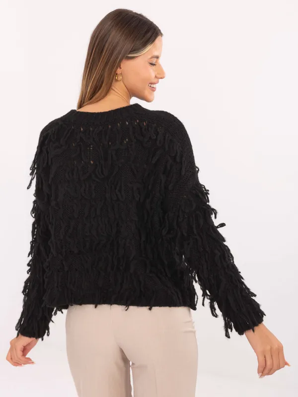 Sweter o luźnym kroju z dekoracyjnymi frędzlami