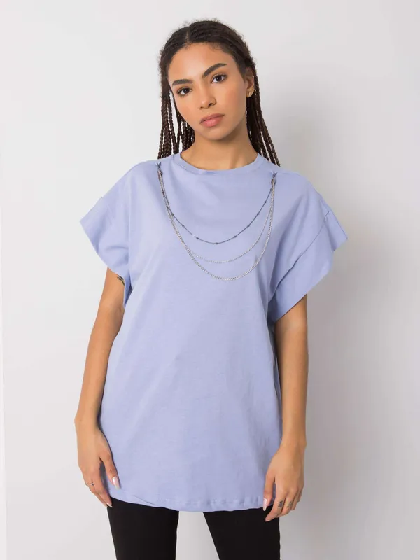 RUE PARIS Niebieski t-shirt z naszyjnikiem - widok 2