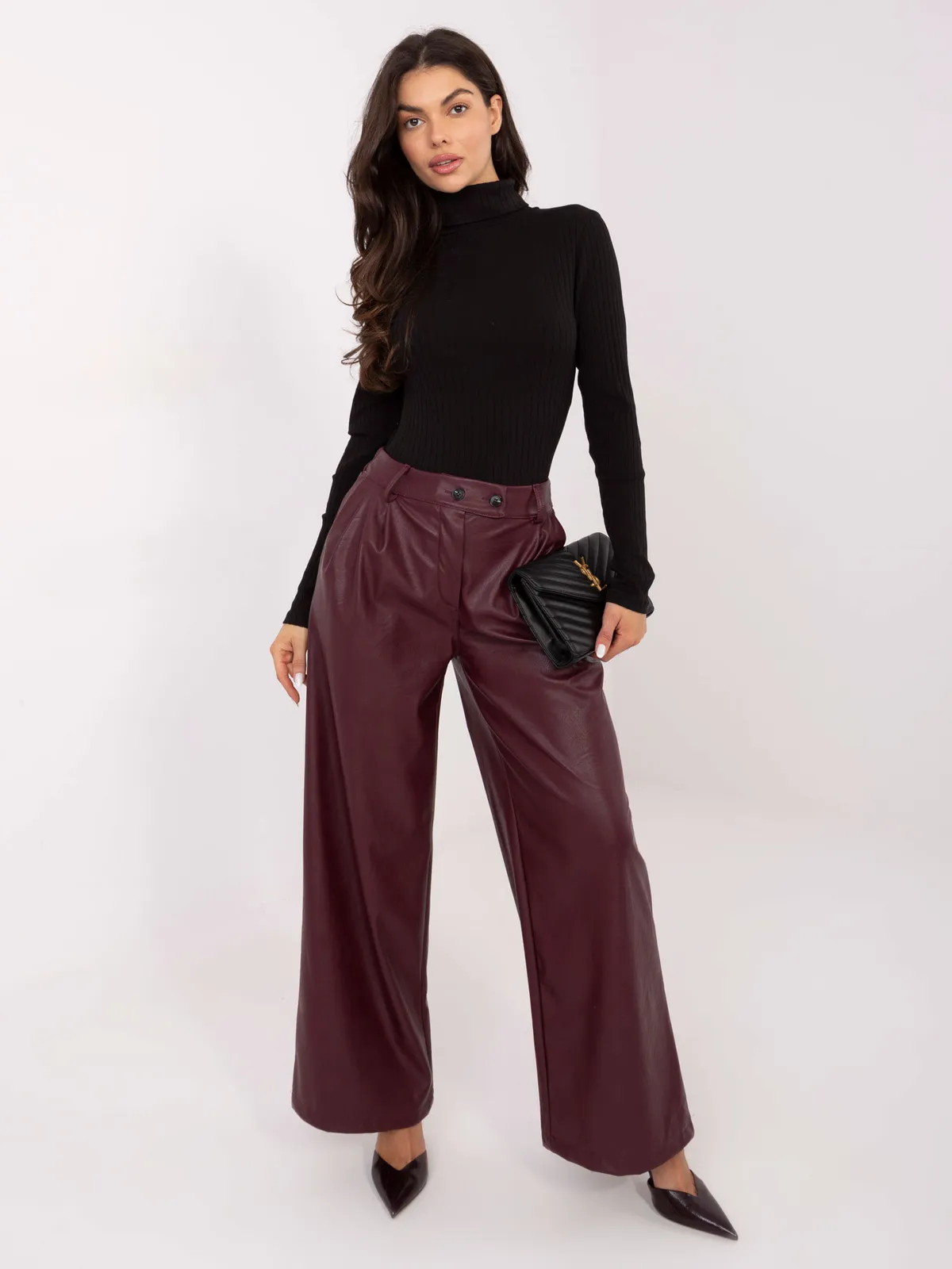 Dopasowany golf w prążki o basicowym kroju - zdjęcie 1