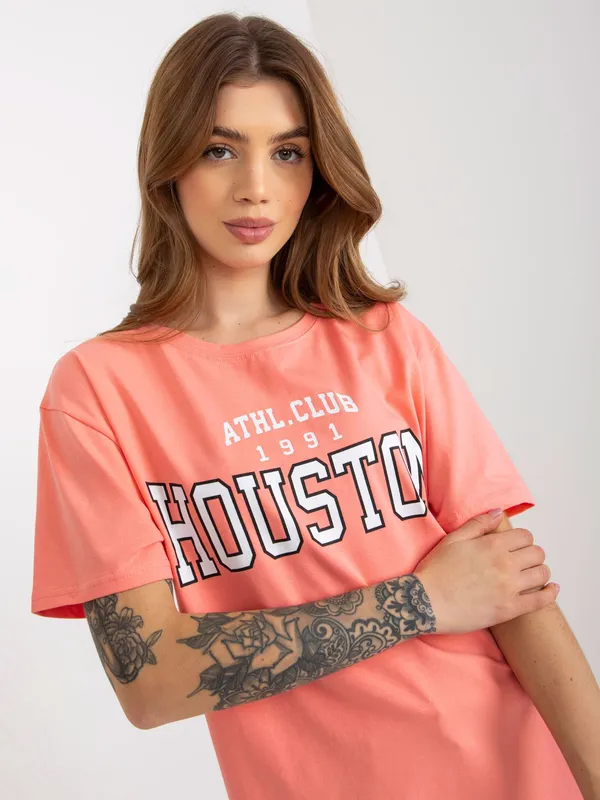 Jasnożółty luźny t-shirt z nadrukiem