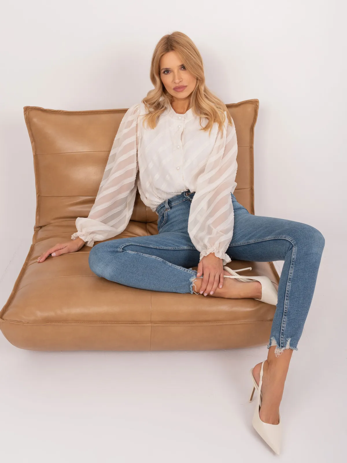 Koszula z bufiastymi rękawami i stójką - zdjęcie 1