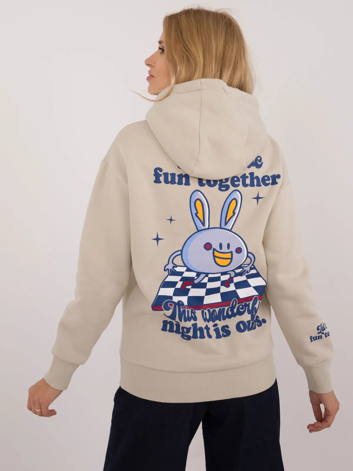 Casualowa bluza z kapturem i kwiatowym nadrukiem - zdjęcie 5