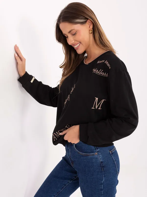 Casualowa bluza oversize z ozdobnymi napisami - widok 2