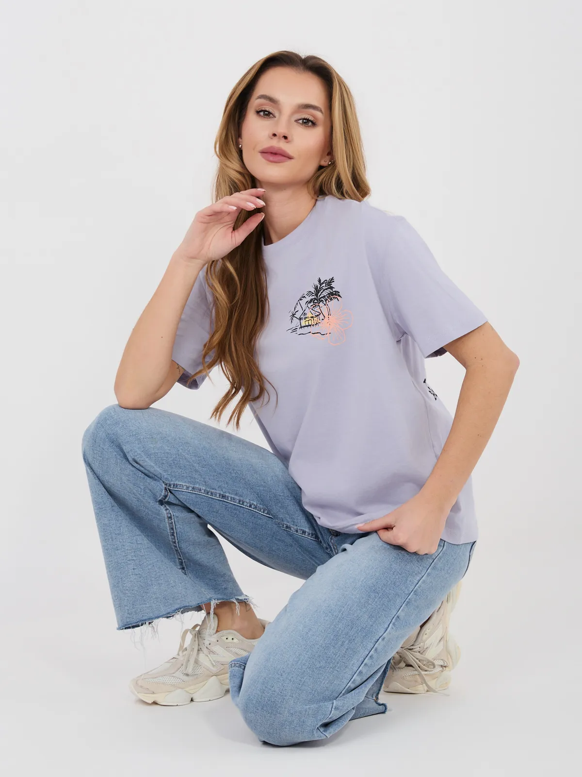 T-shirt oversize z dziewczęcym nadrukiem - zdjęcie 5