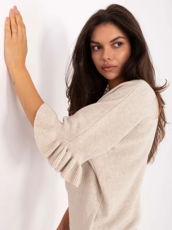 Casualowy sweter z rękawami wykończonymi falbanką - widok 2
