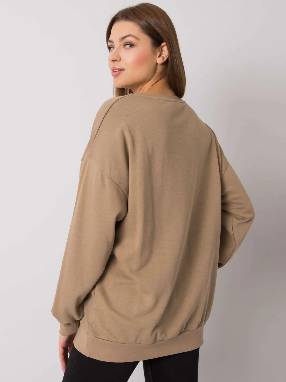 Beżowa bluza z printem - zdjęcie 4