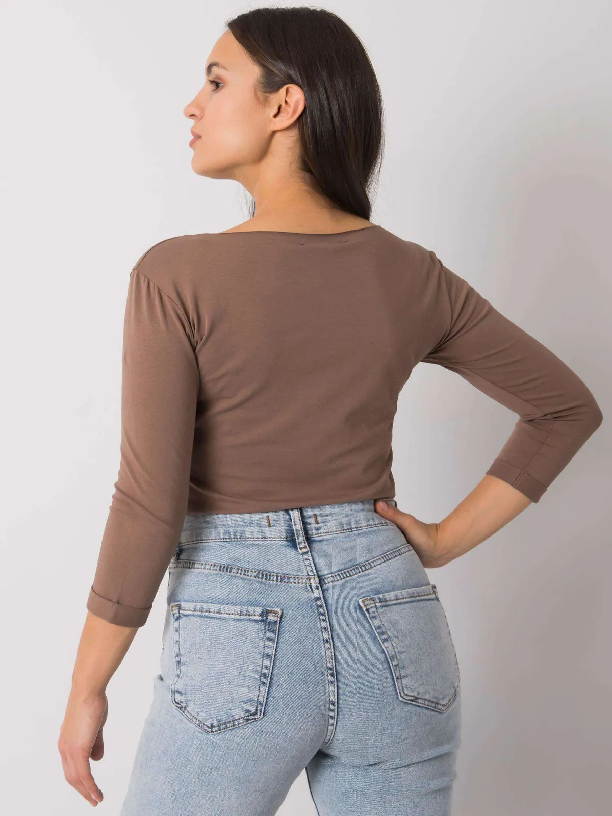 Klasyczna bluzka z łódkowym dekoltem i kieszonką - zdjęcie 1