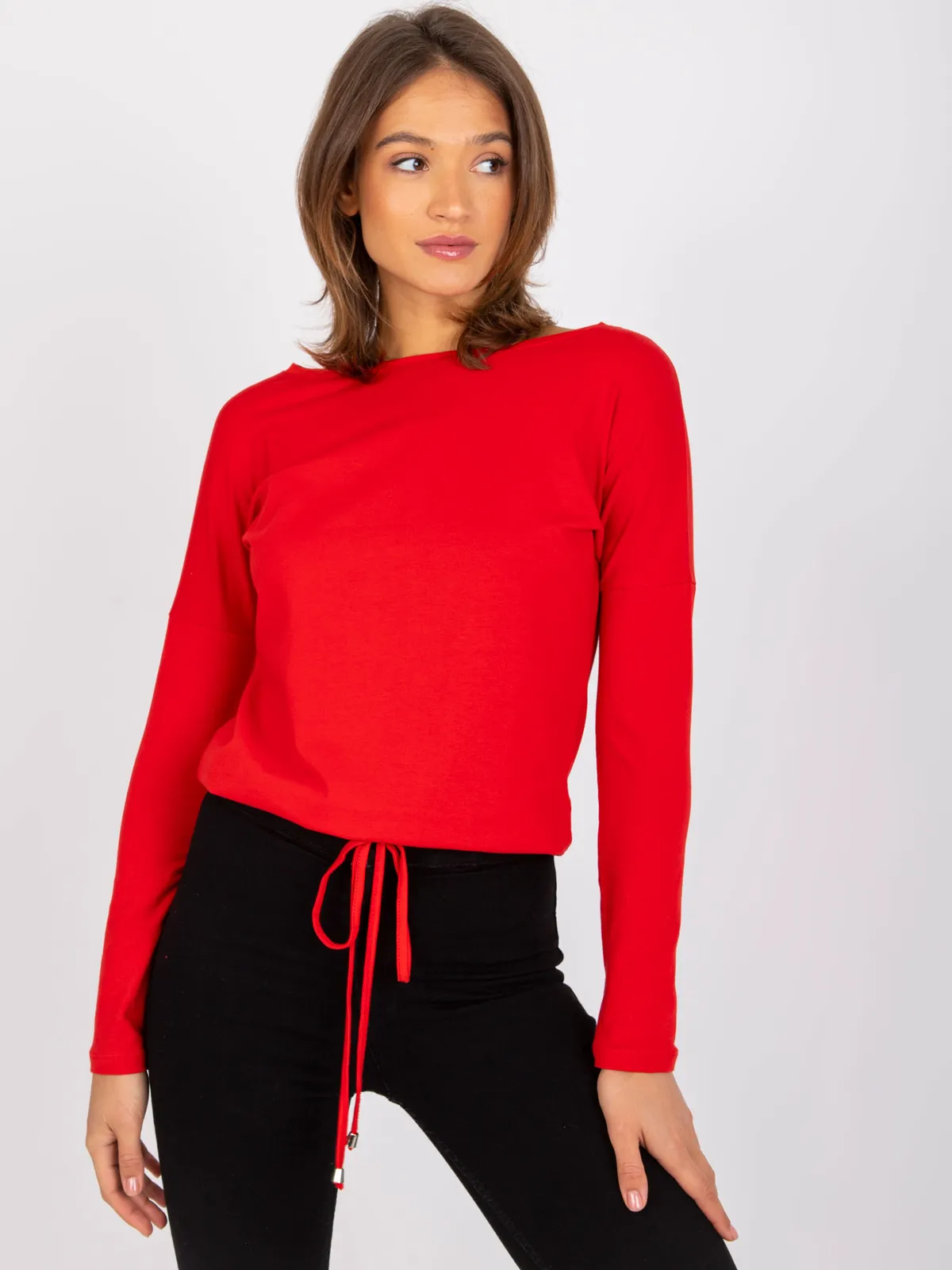 Casualowa bluzka z odkrytymi ramionami i wiązaniem - zdjęcie 1