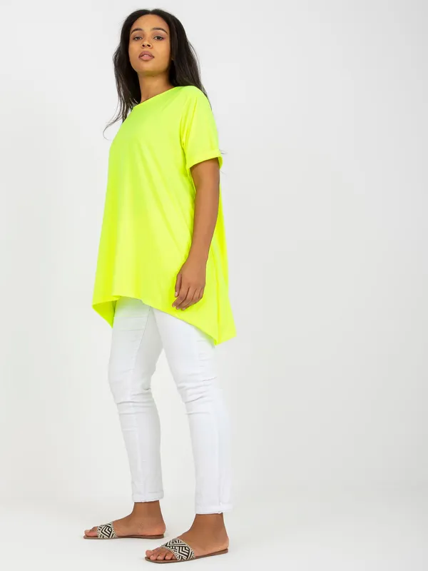 Fluo żółta wiskozowa tunika plus size z krótkim rękawem - widok 2