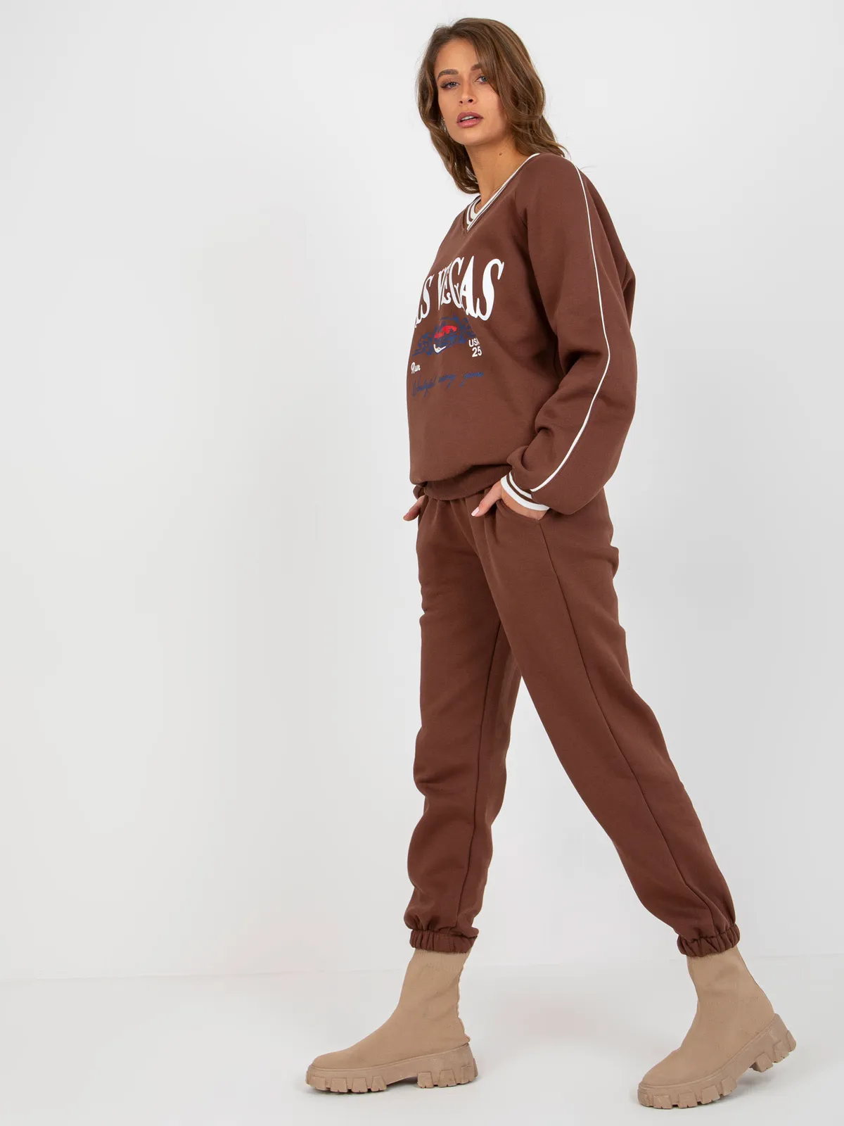 Jasnoszary dwuczęściowy komplet dresowy oversize - zdjęcie 4