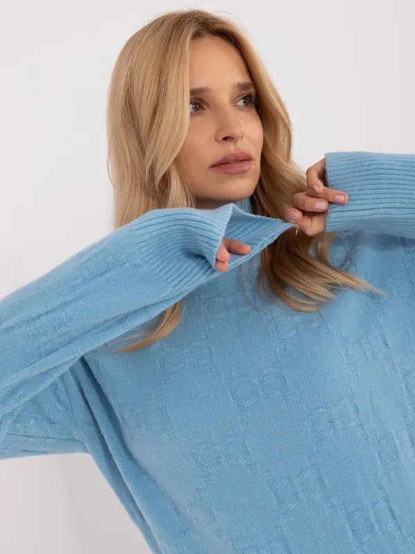 Klasyczny sweter oversize z wysokim golfem