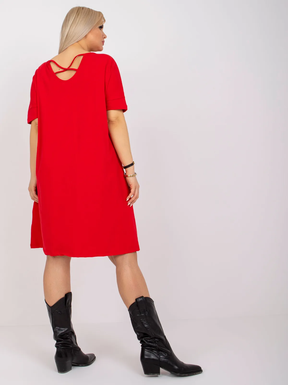 Bordowa luźna sukienka plus size - zdjęcie 10
